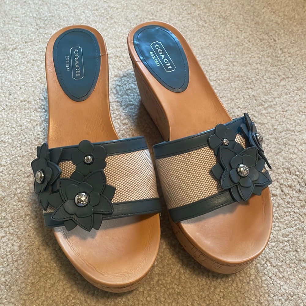 Coach Women’s Wedge Sandals EUC